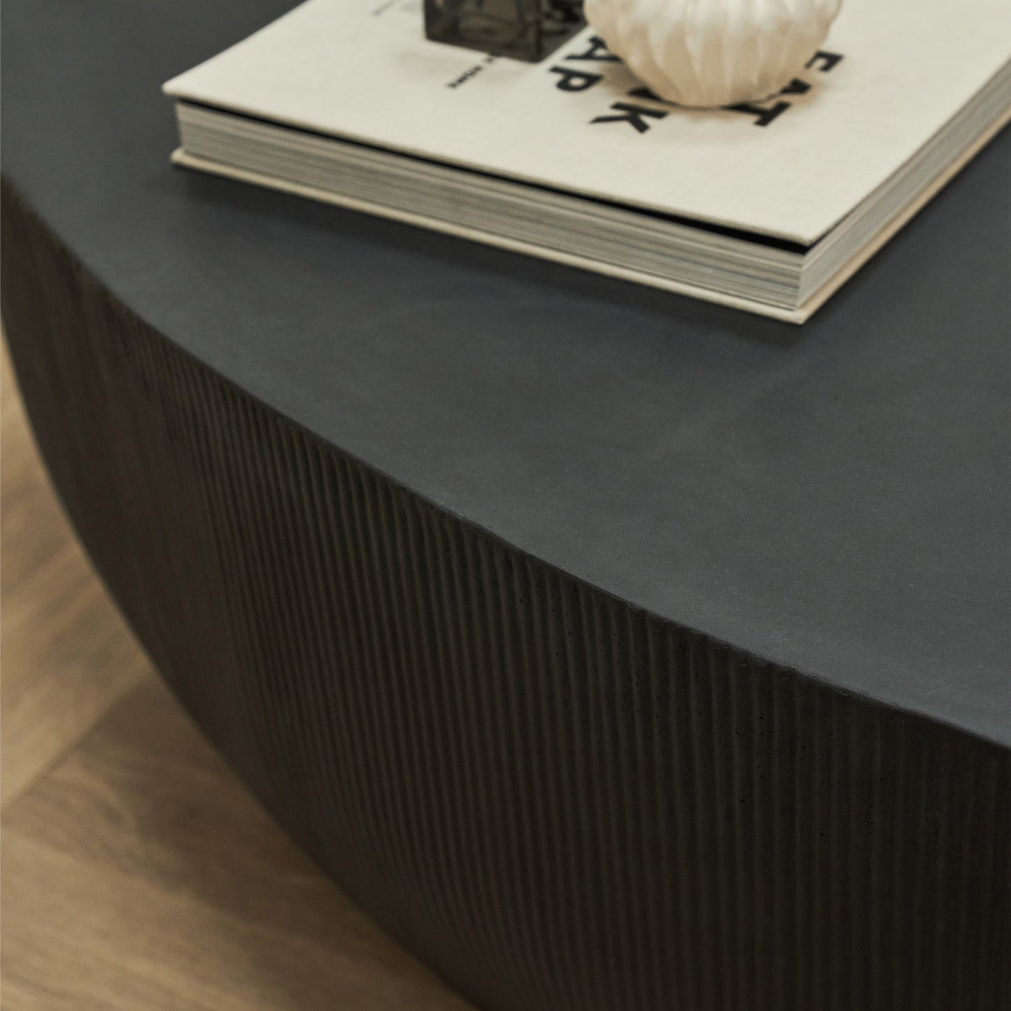 Leonardo - Minimal Onyx Shaped Coffee Table Large Black